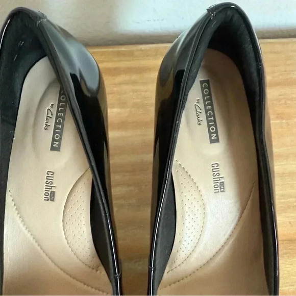 Clarks Black Patent Leather Shiny Pumps Heels Women Size 9.5 Comfort Collection - Picture 3 of 8